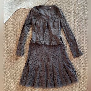 NWT Tahari Size 6 skirt and blazer